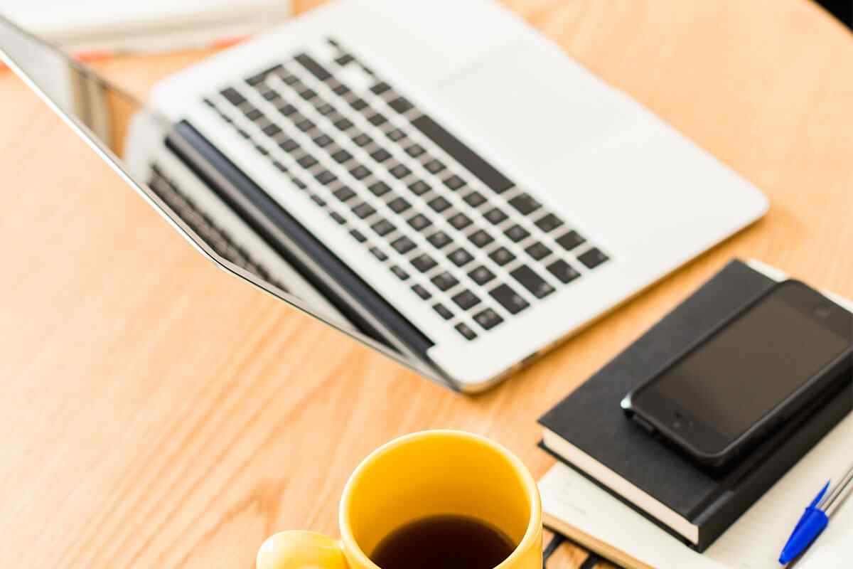 https://www.valerdiasesores.com/wp-content/uploads/2019/04/img-industry-01.jpg